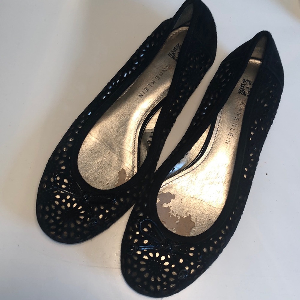 Anne Klein black flats with bow